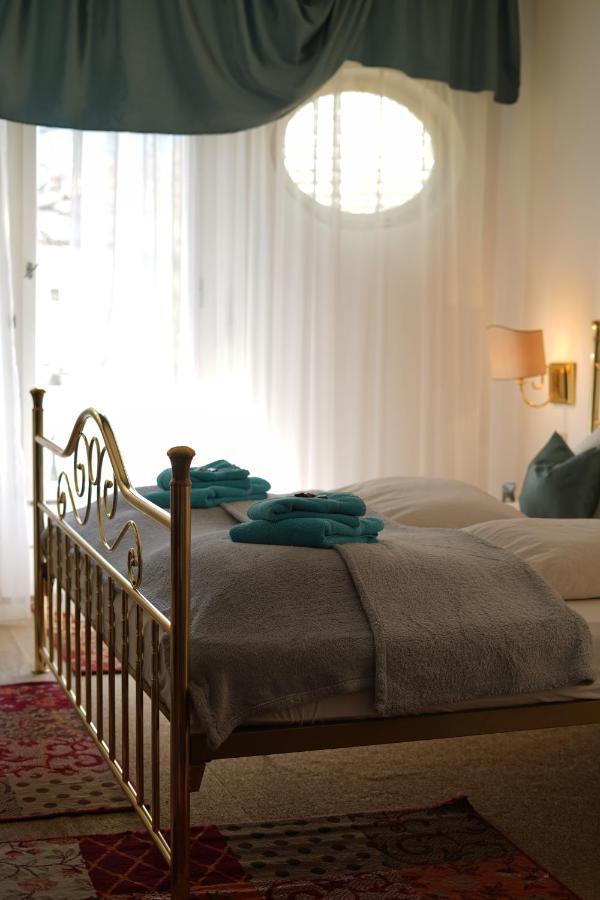 Romantic-Pension Albrecht - Since 1901 Хоэншвангау Экстерьер фото