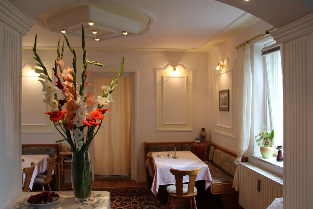 Romantic-Pension Albrecht - Since 1901 Хоэншвангау Экстерьер фото