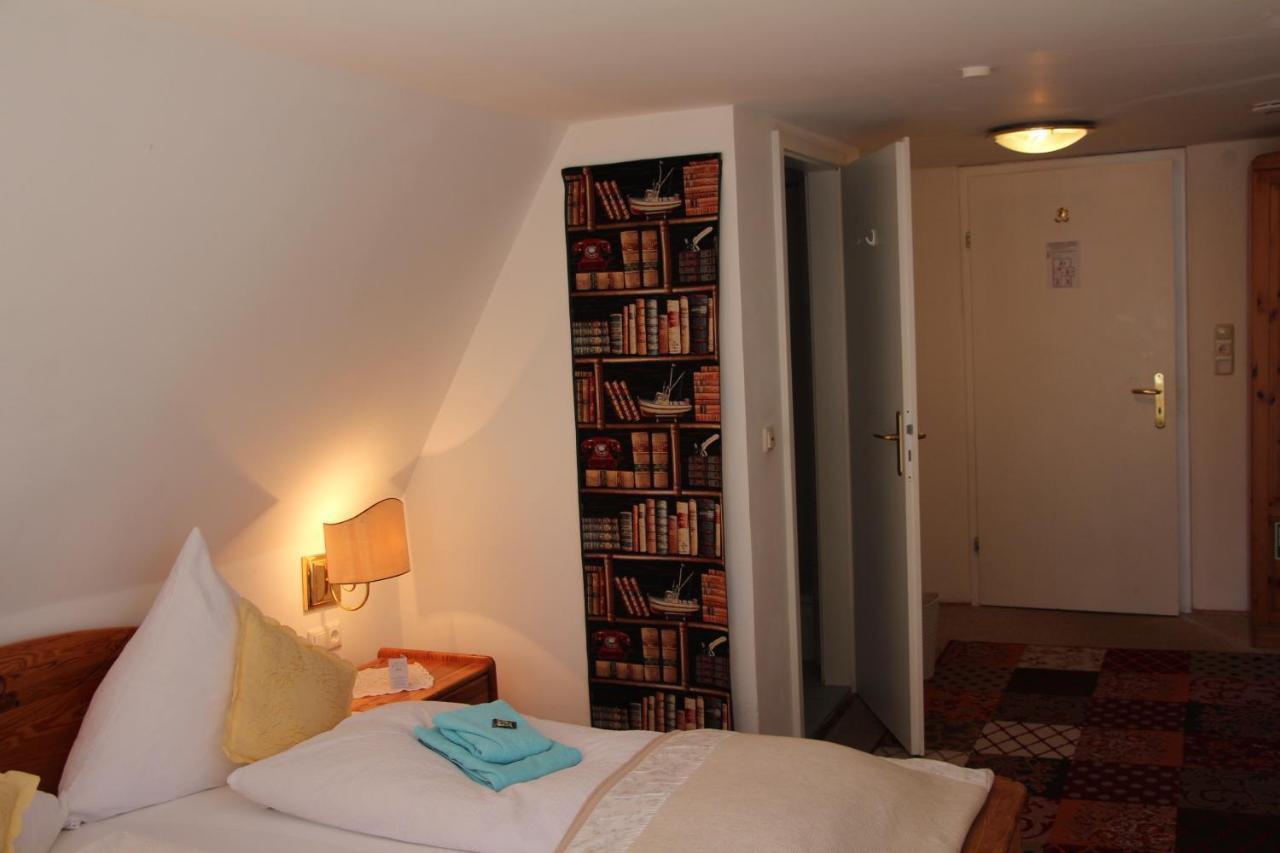 Romantic-Pension Albrecht - Since 1901 Хоэншвангау Экстерьер фото