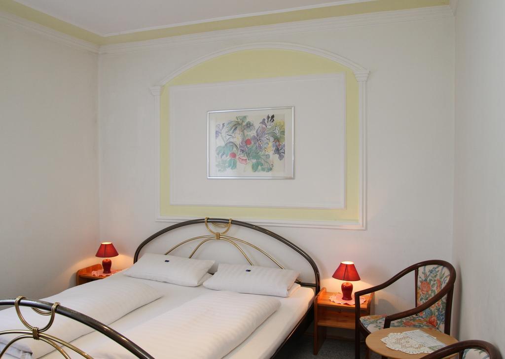 Romantic-Pension Albrecht - Since 1901 Хоэншвангау Экстерьер фото