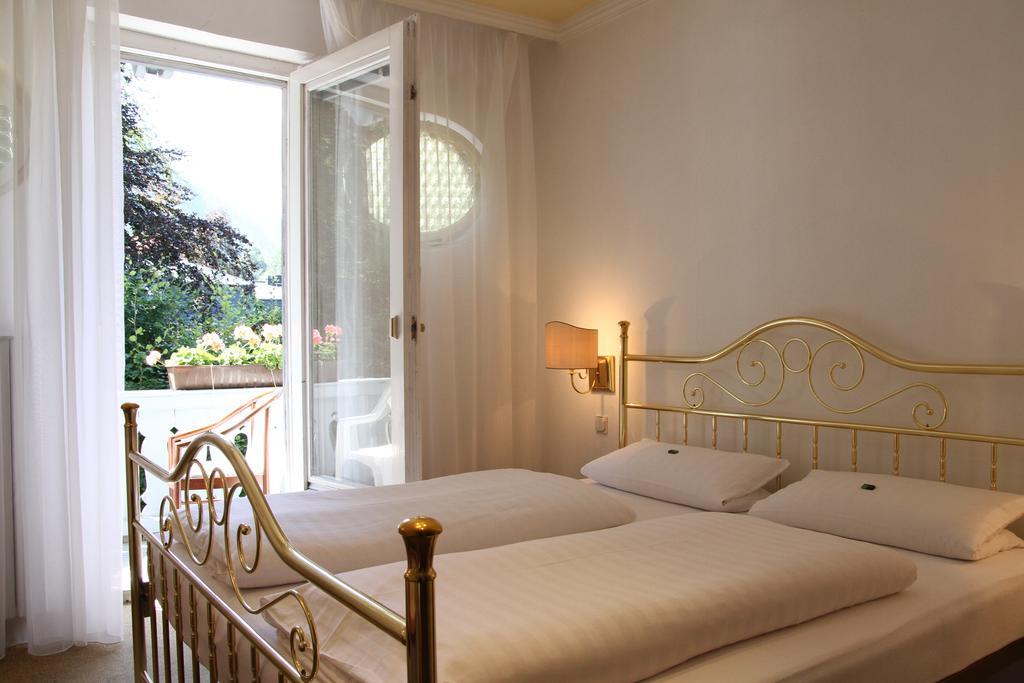 Romantic-Pension Albrecht - Since 1901 Хоэншвангау Экстерьер фото
