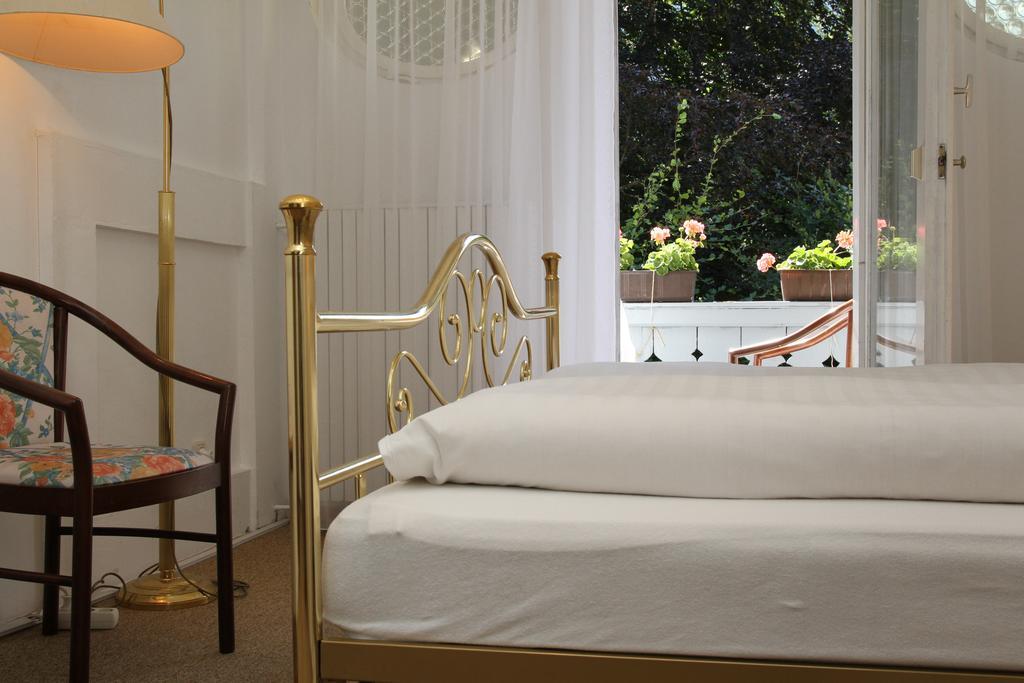 Romantic-Pension Albrecht - Since 1901 Хоэншвангау Экстерьер фото