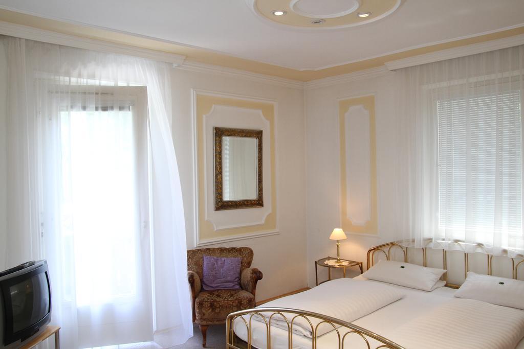 Romantic-Pension Albrecht - Since 1901 Хоэншвангау Экстерьер фото