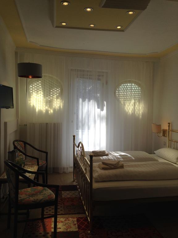 Romantic-Pension Albrecht - Since 1901 Хоэншвангау Экстерьер фото